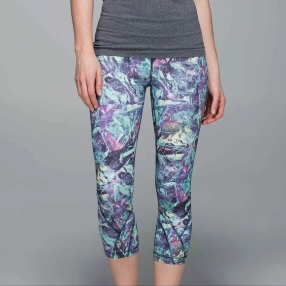 Lululemon Run: Inspire Crop II *All Full-On Luxtreme Iridescent Multi Size 6 - Picture 7 of 7